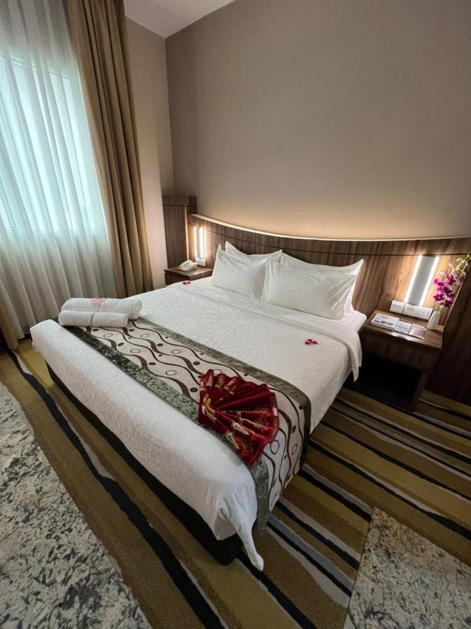 Nova Hotel Мірі Екстер'єр фото