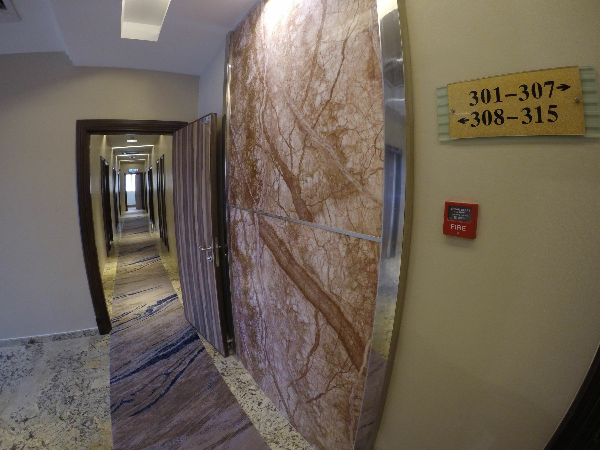Nova Hotel Мірі Екстер'єр фото